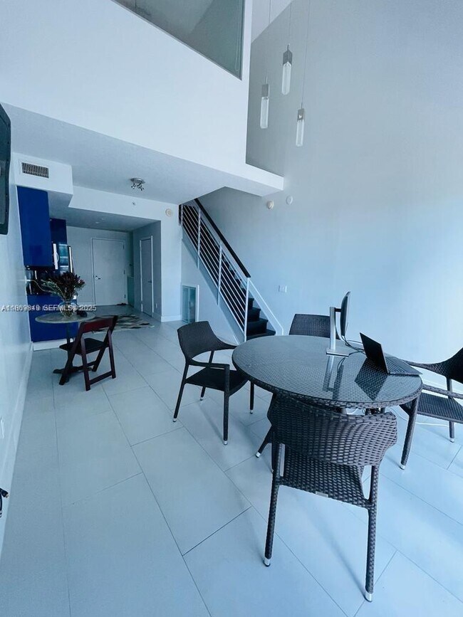 Building Photo - 60 SW 13th St