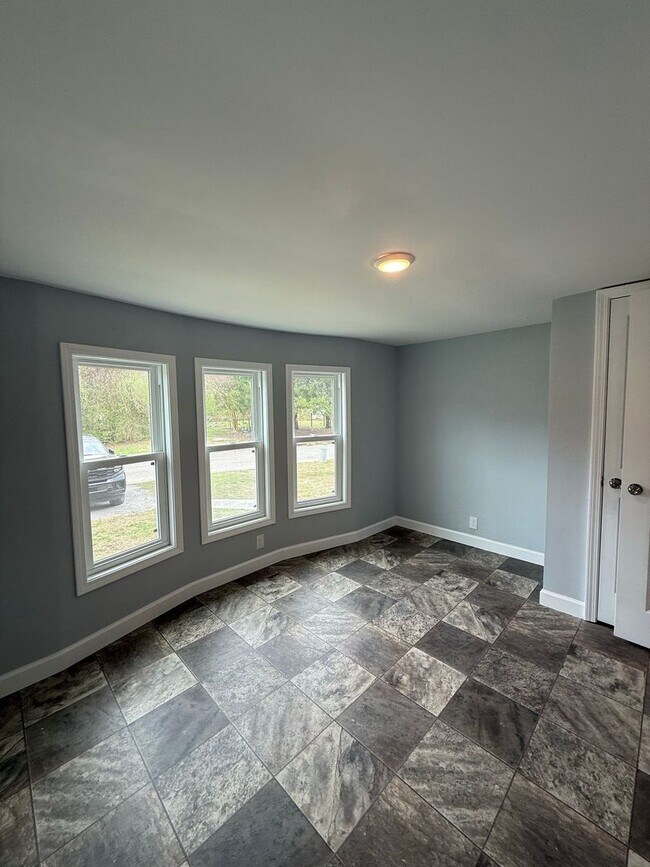 Building Photo - Nice 2 bedroom, 2 bath Mobile Home