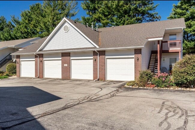 Primary Photo - 5874 Beechwood Dr