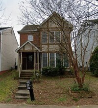 Building Photo - Spacious 3 Bedroom 2.5 Bathroom Home in Randolph Neighborhood