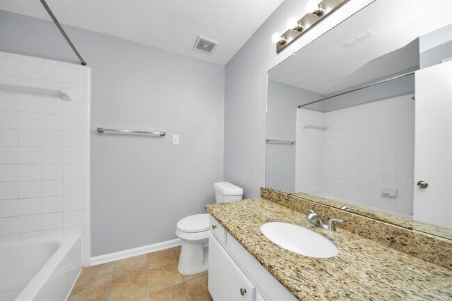 Building Photo - 10405 Shadow Oaks Dr