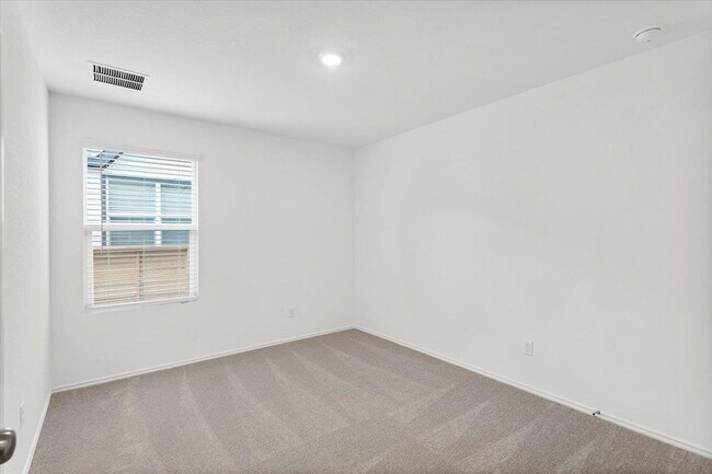 Building Photo - 316 Keefer