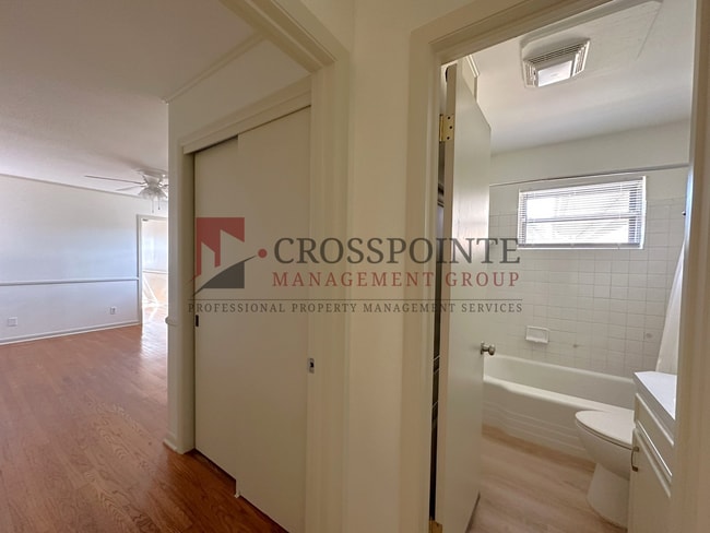 Building Photo - 3 Bedroom 1.5 Bath with Office Space!