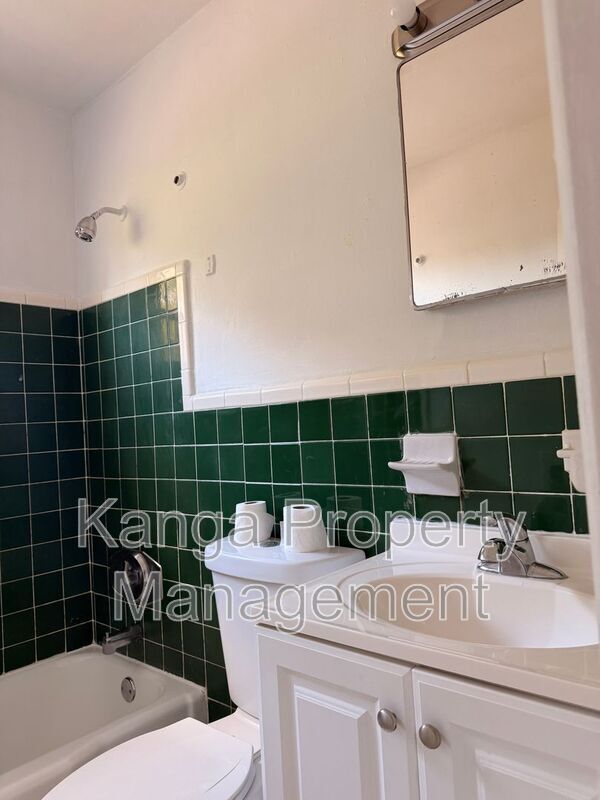 Building Photo - 1172 W 34th St