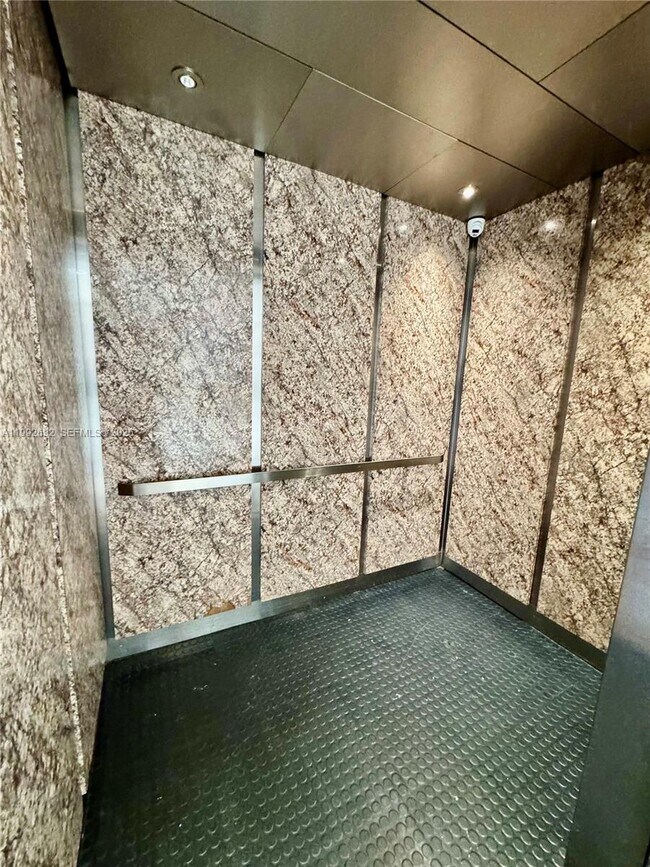 Building Photo - 8335 SW 152nd Ave