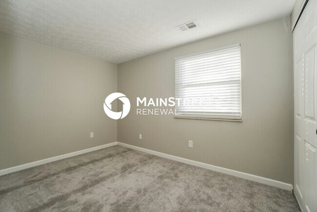 Building Photo - 4 Bedroom Pet-Friendly Home in Reynoldsbur...