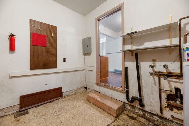 Building Photo - Charming 3 Bed 1 Bath In Quiet Neighborhood