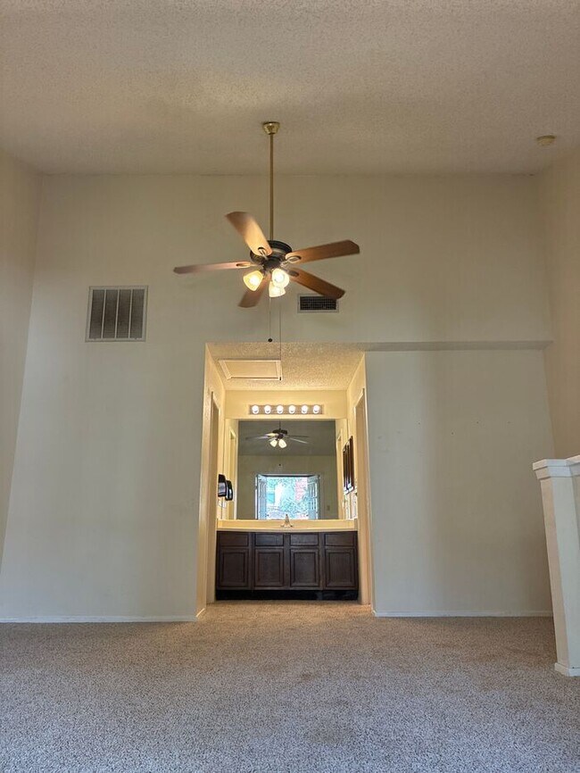 Building Photo - Stylish 1-Bedroom Home with Fireplace, Bal...