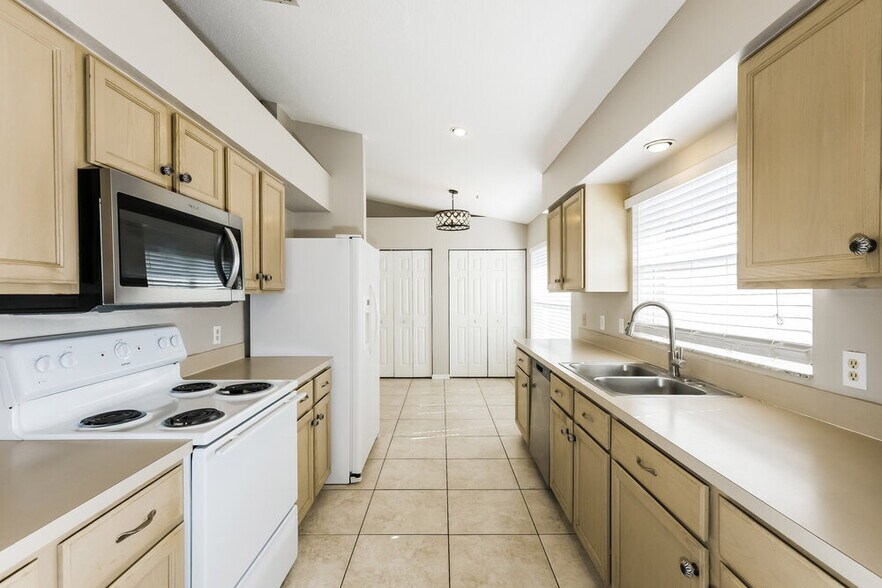 Building Photo - 4425 Preston Woods Dr