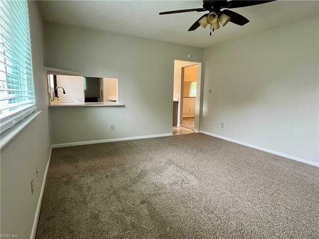 Building Photo - 3905 Brentwood Crescent