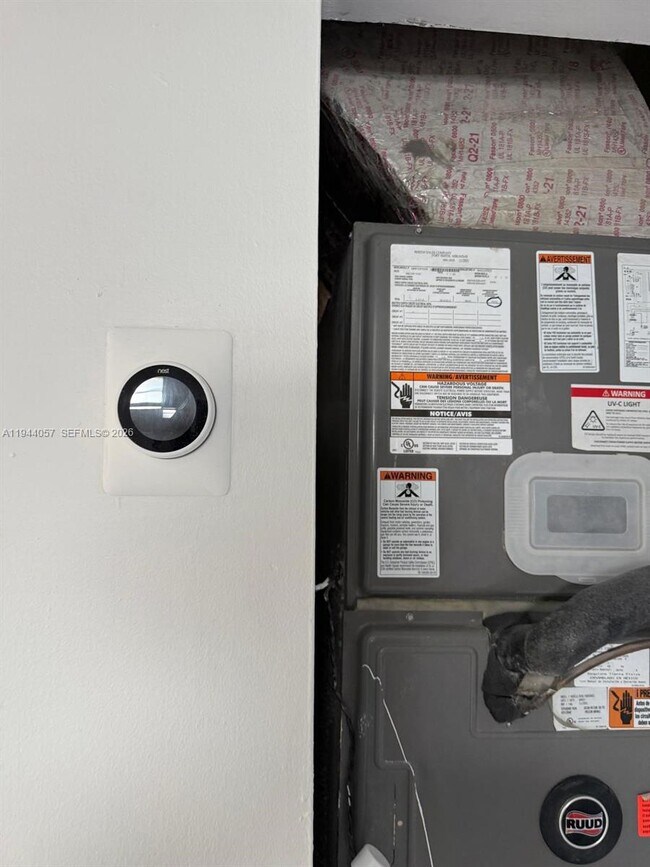 Building Photo - 1280 W 38th St