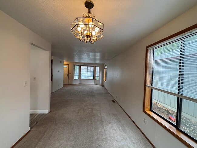 Building Photo - 7050 SW 174th Ave