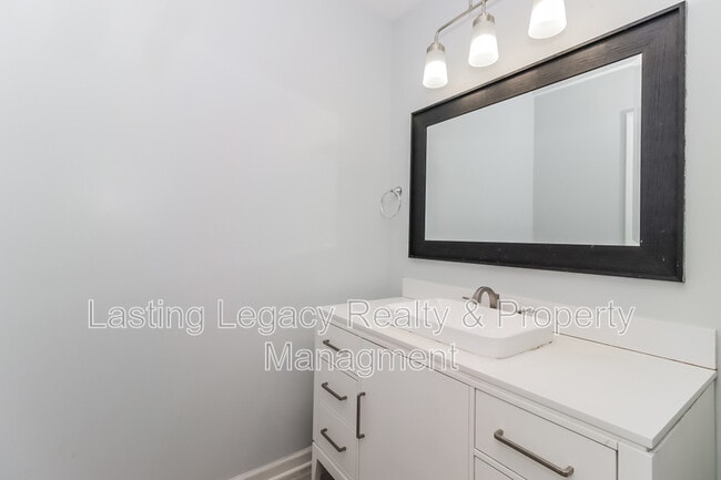 Building Photo - 2333 15th St NE