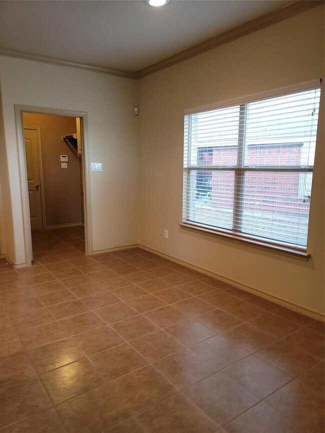 Building Photo - Stunning 4/3/2 in Weatherford coming soon