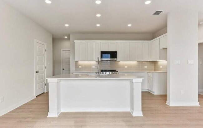 Building Photo - 1217 Lavender Wy