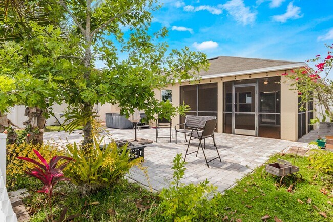 Building Photo - Turnkey 3-bed, 2-bath home with a 2-car garage Single Family Home