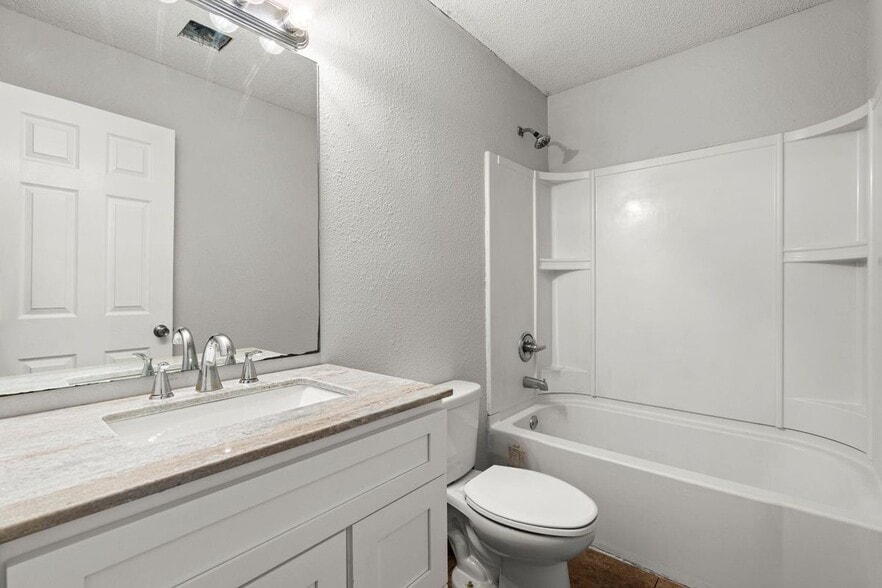 Building Photo - 2166 Park Terrace