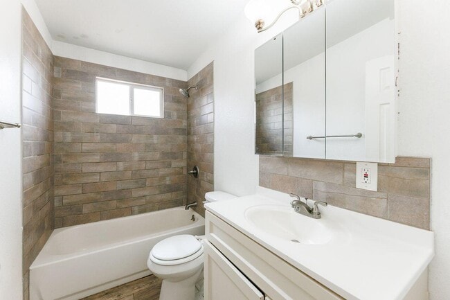 Building Photo - 2107 48th St