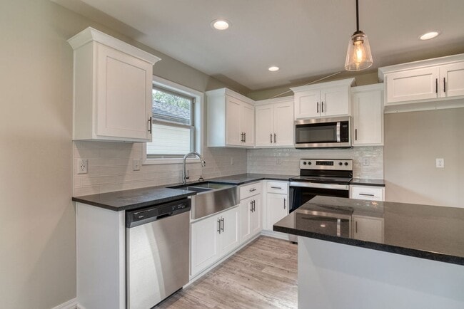 Building Photo - Brand New 3 Bedroom 2.5 Bathroom Springfield Home