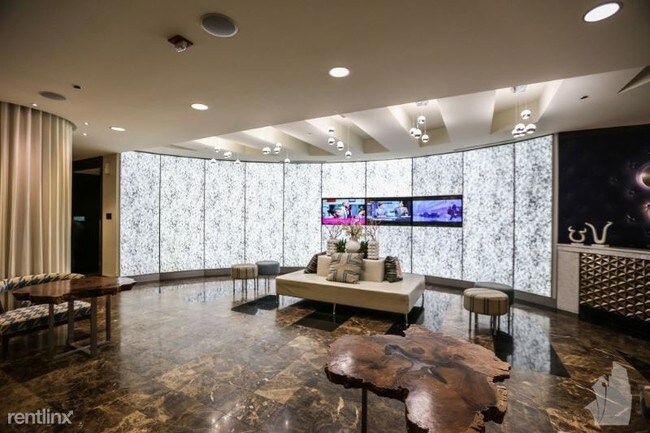 Building Photo - 441 E Erie St