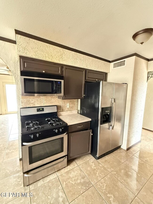 Building Photo - 966 Geronne Dr