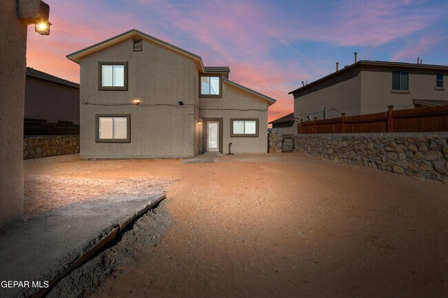 Building Photo - 11632 Mesquite Miel Dr