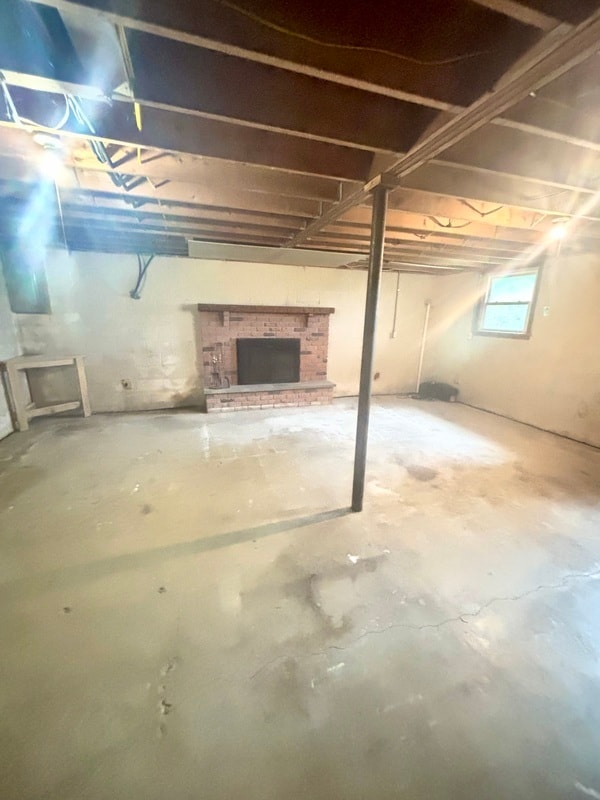 Building Photo - 616 Springville Rd