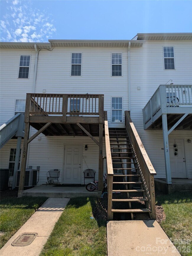 Building Photo - 119 Steam Engine Dr