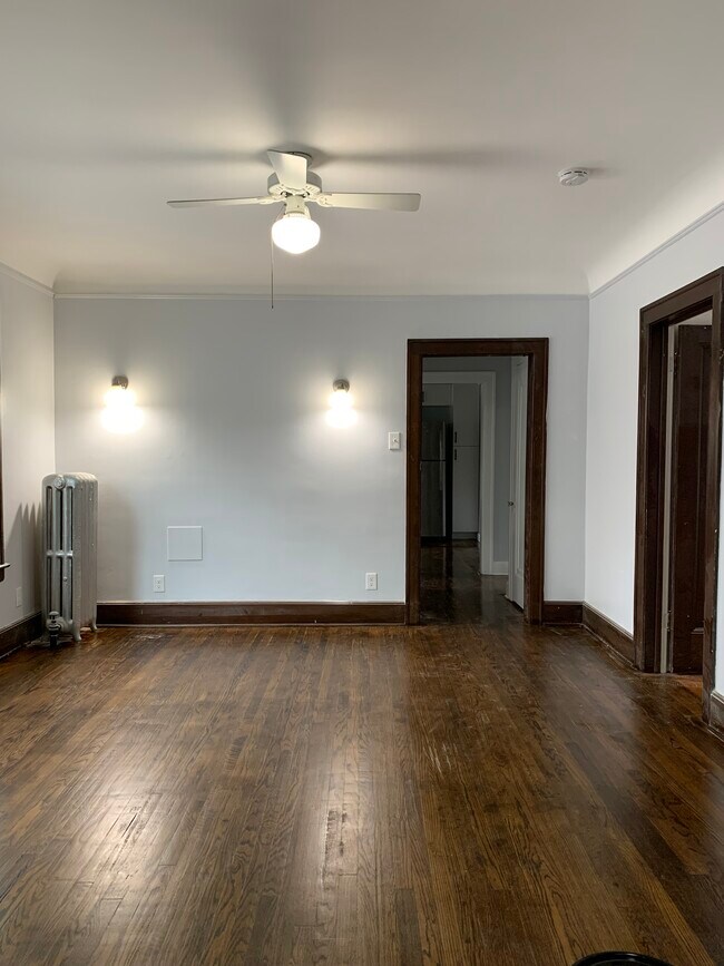 Dining Room - Entry - 645 Neff Rd