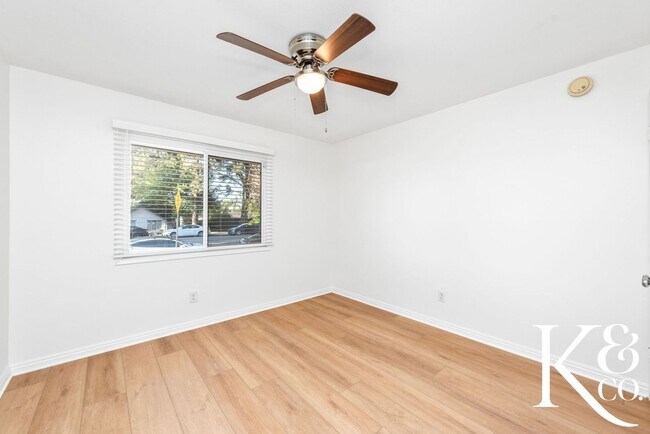 Building Photo - Charming 3-Bedroom Home with Pool in Prime...