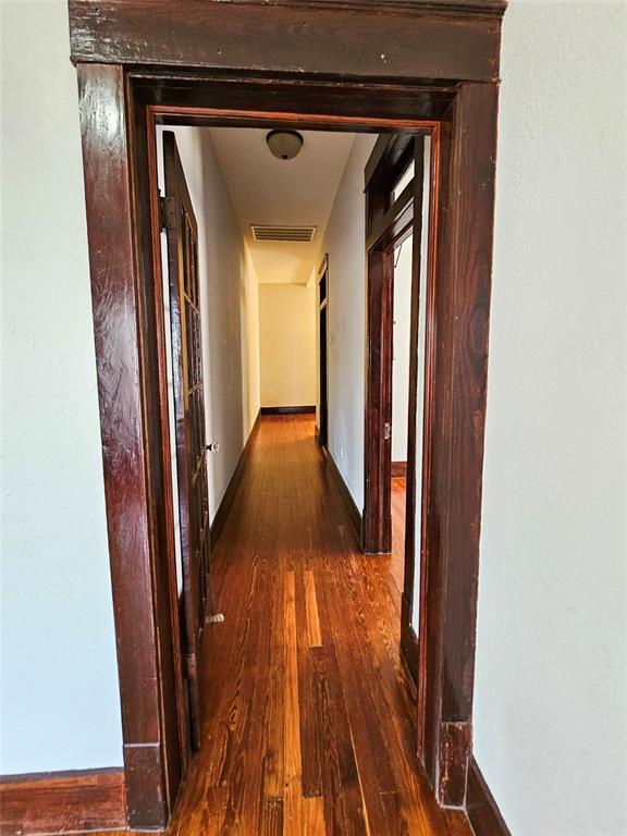 Building Photo - 718 Boundary St