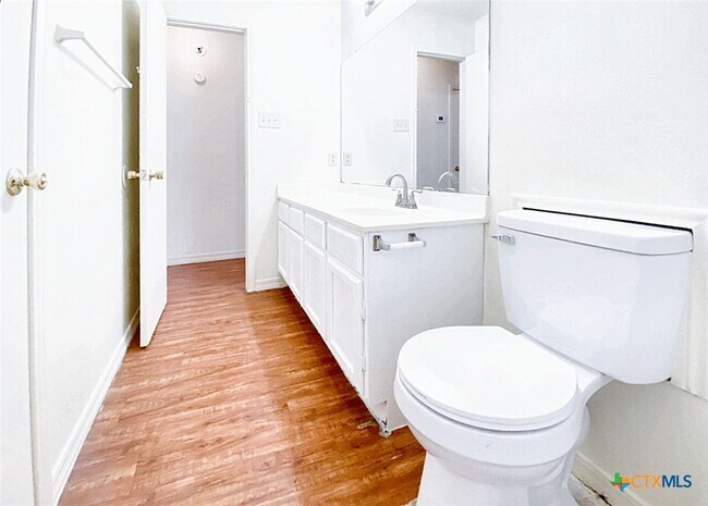 Building Photo - 109 Hughson Dr