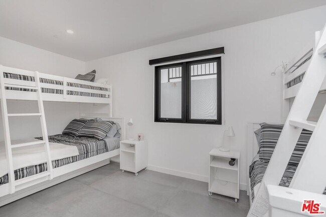 Building Photo - 4108 Highland Ave