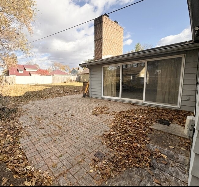 Building Photo - 2332 Nolen Dr