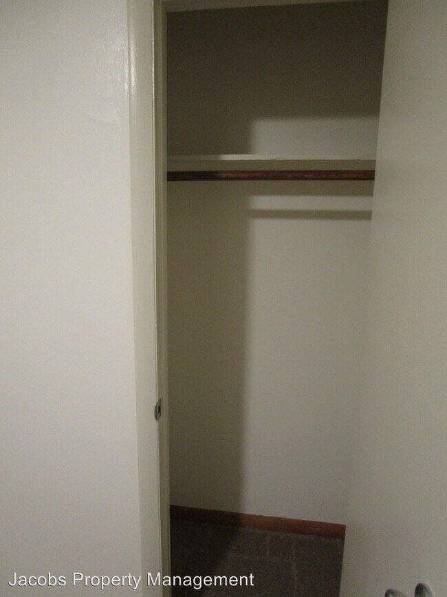 Building Photo - 6180 Circle Dr