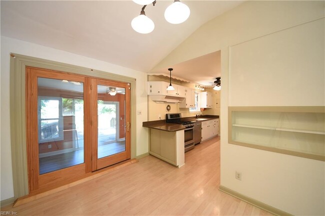 Building Photo - 8356 Cape View Ct