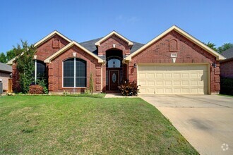 Building Photo - 8369 Everglades Cir