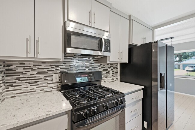 Building Photo - 4118 Garden Springs Dr