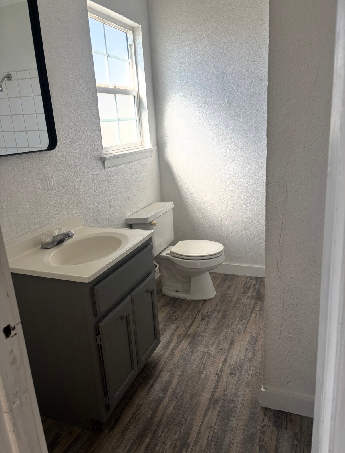 Building Photo - 106 Ave H