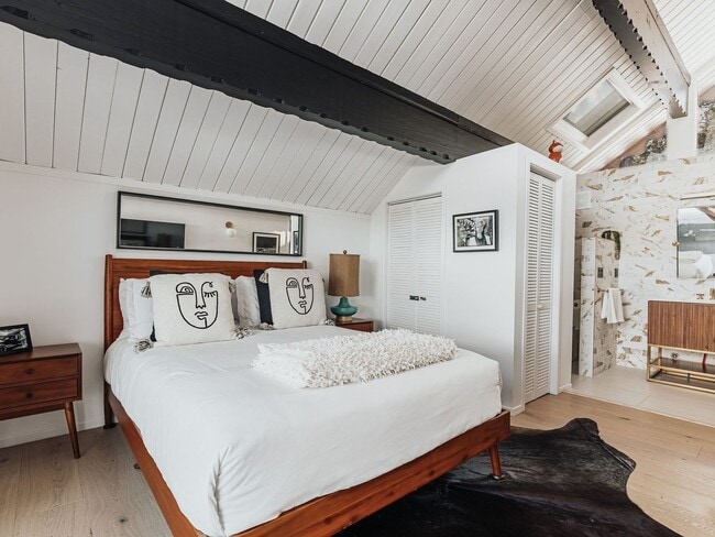Building Photo - *Furnished 2 Bedroom 2 Bath Home in Big Be...