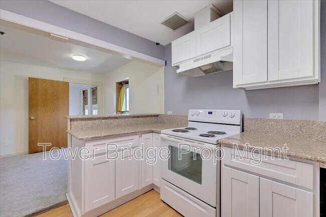 Building Photo - 122 I St