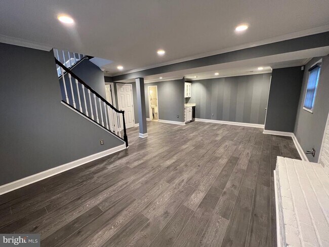 Building Photo - 5002 Dequincey Dr