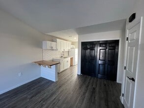 Building Photo - 185 Lanier Dr