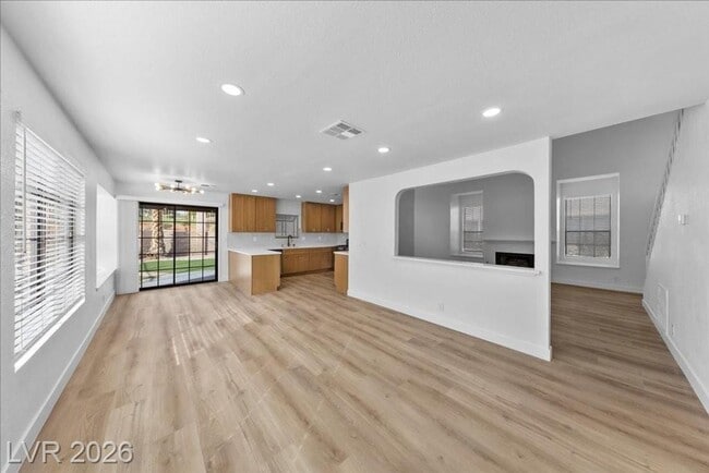 Building Photo - Modern 3Bed/2.5Bath/2Car - 2 Story Home Located In The Guard-Gated Los Prados Golf Community!