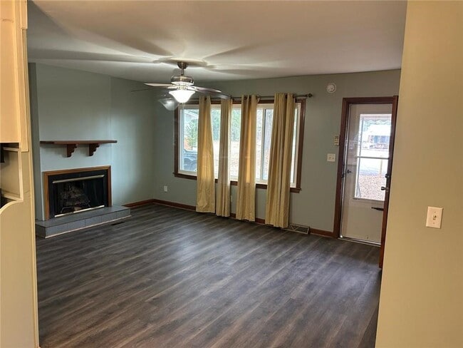 Building Photo - 106 Eleanor Cir