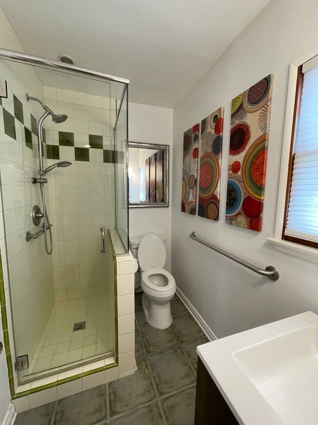 Building Photo - 4 Bedroom Pool Home for Rent in Woodland H...