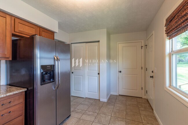 Building Photo - Updated Home in Olde Towne Bellevue