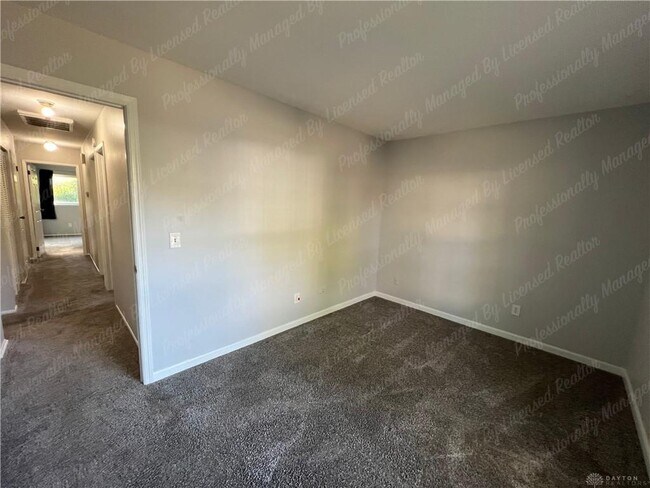 Building Photo - 170 Pinecone Ln