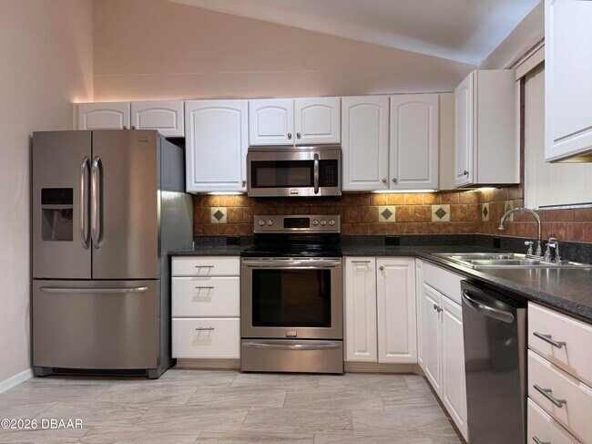 Building Photo - 23 Aston Cir