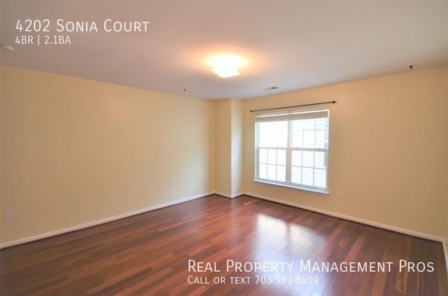 Building Photo - 4202 Sonia Ct
